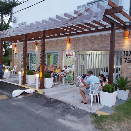 Hotel Pousada Girassol Matinhos Kültér fotó